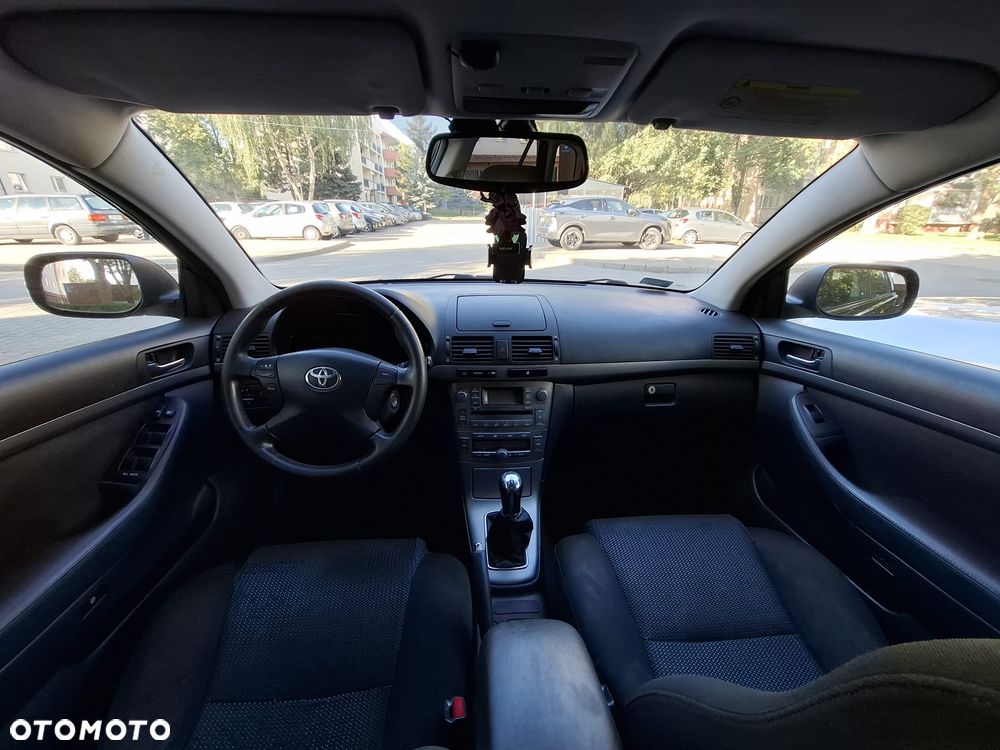 Toyota Avensis 1.8 VVT-i Sol - 14