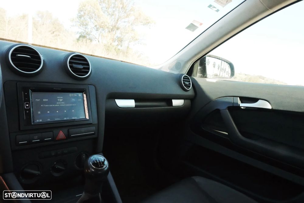 Audi A3 1.6 FSI Attraction - 15