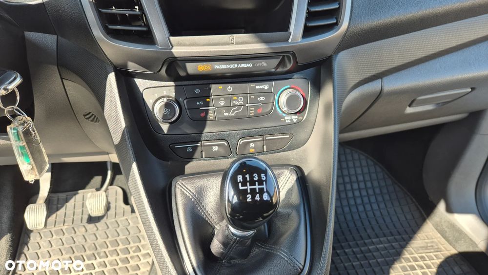 Ford Tourneo Connect Grand - 21