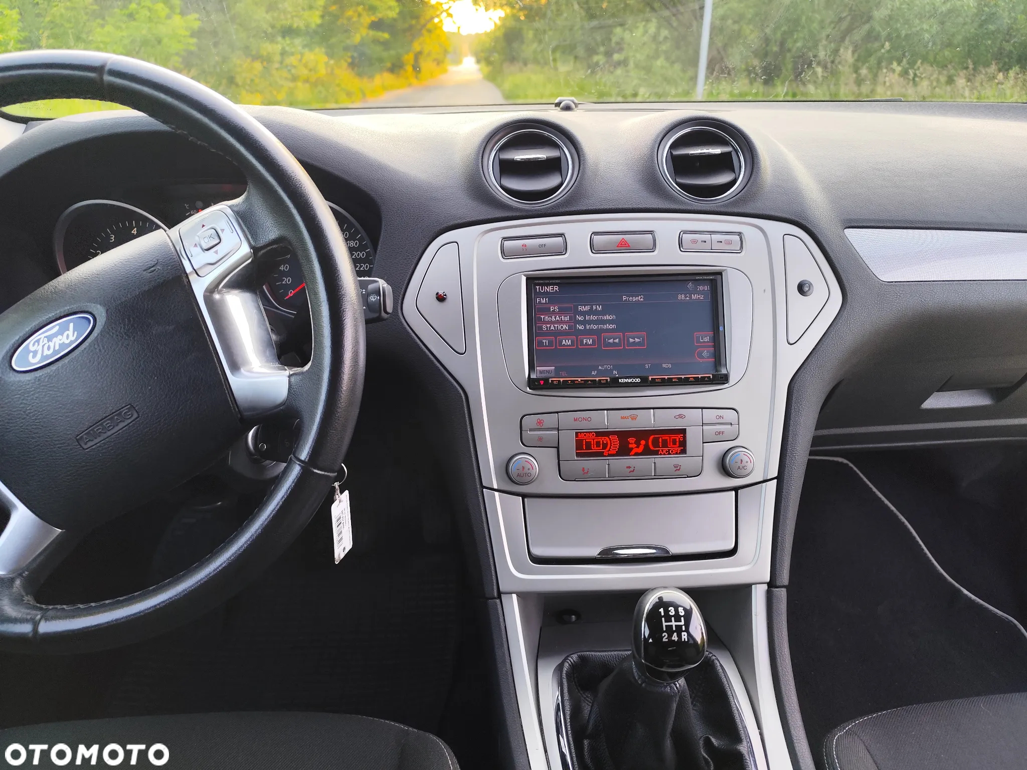 Ford Mondeo - 11
