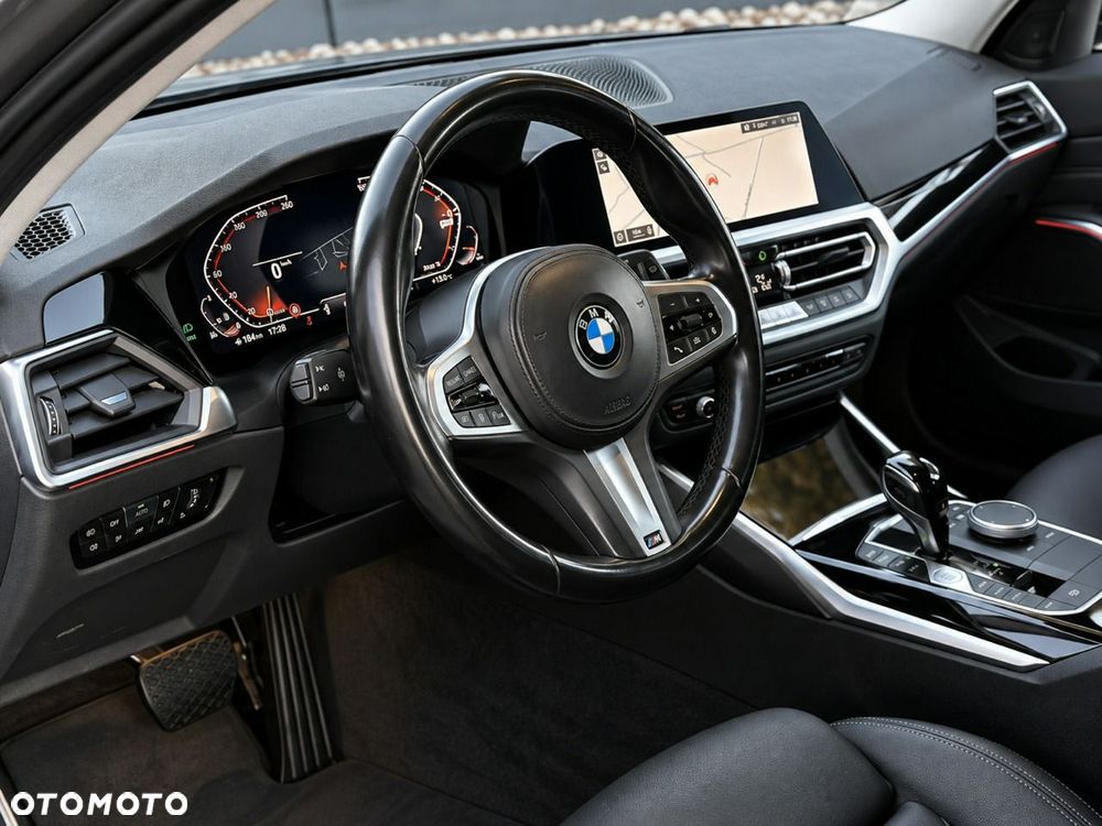 BMW Seria 3 320i Edition M Sport Shadow - 15