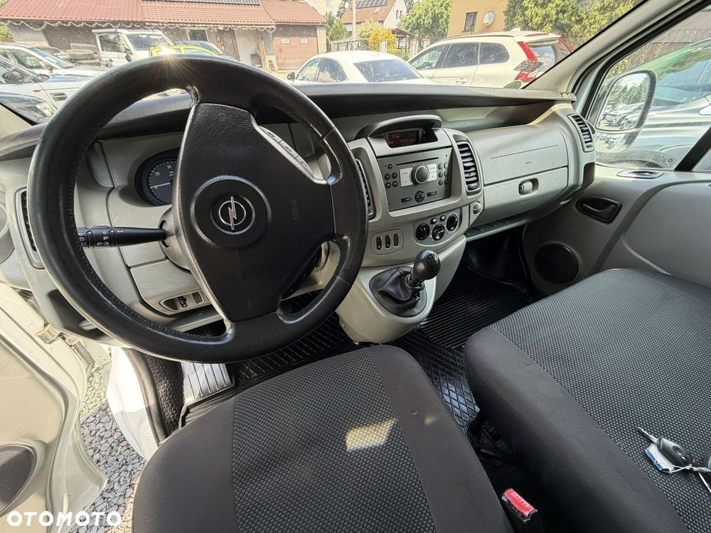 Opel Vivaro - 8