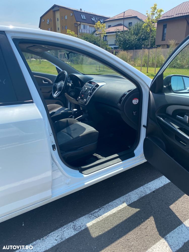 Kia Ceed 1.6 CRDi 115 Automatik Spirit - 13