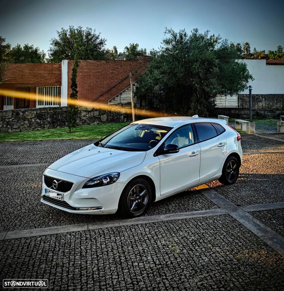 Volvo V40 D3 Momentum - 2