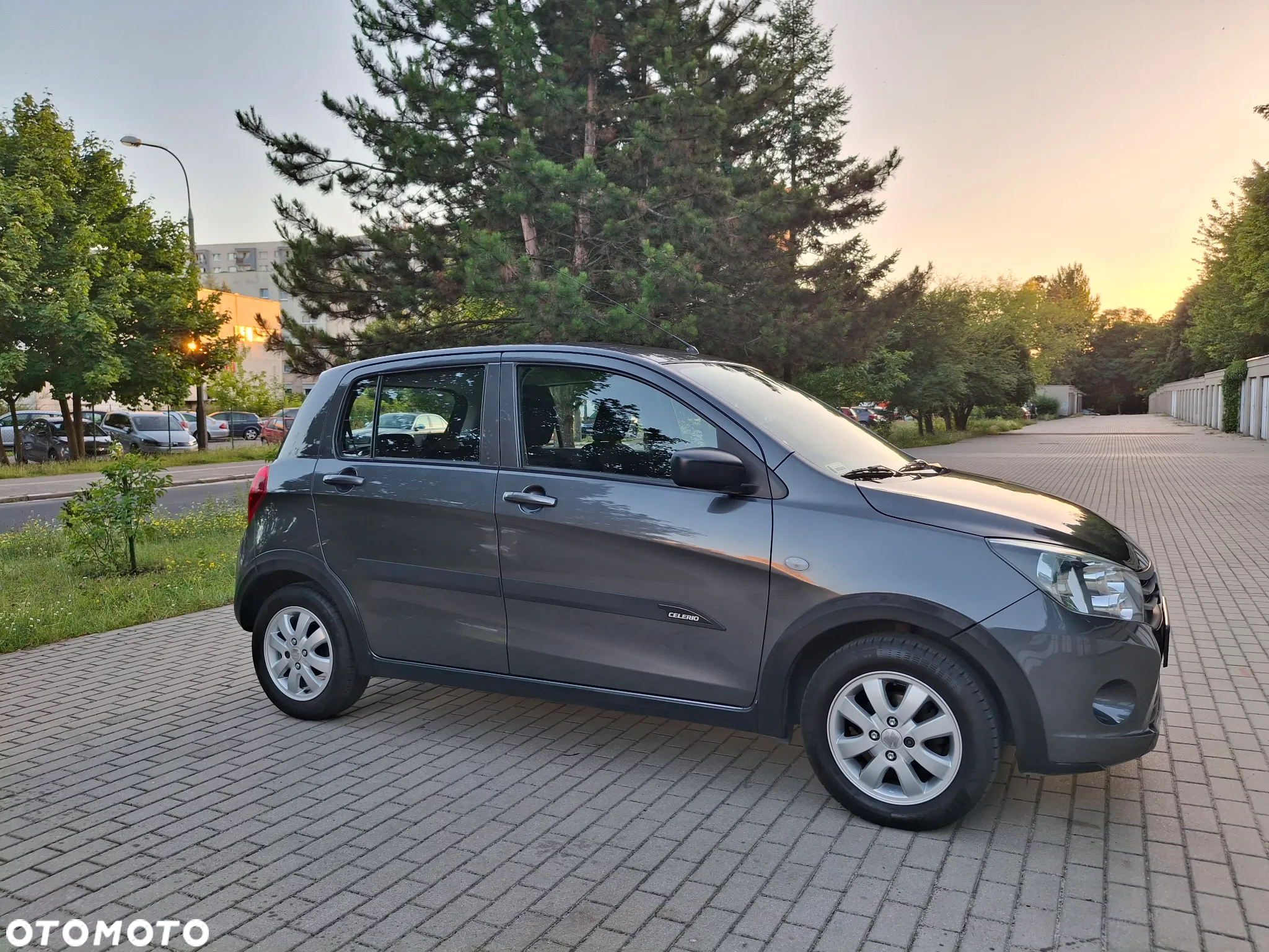 Suzuki Celerio 1.0 Premium - 2