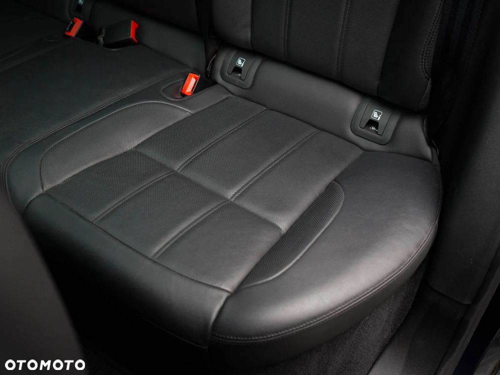 Land Rover Range Rover Evoque - 26