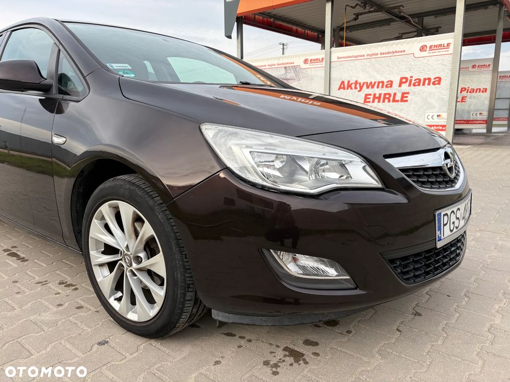 Opel Astra 2012 photo 3