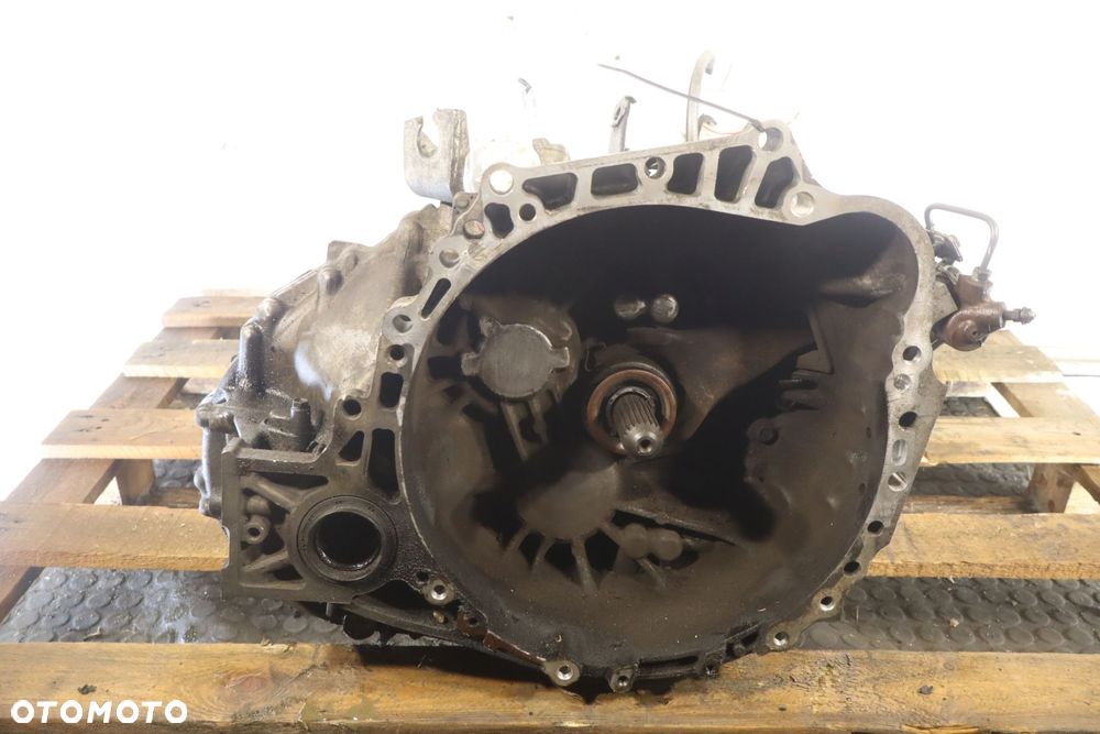 SKRZYNIA BIEGÓW 6 BIEGOWA TOYOTA COROLLA VERSO E120 2.2D4D 25150-1K - 1