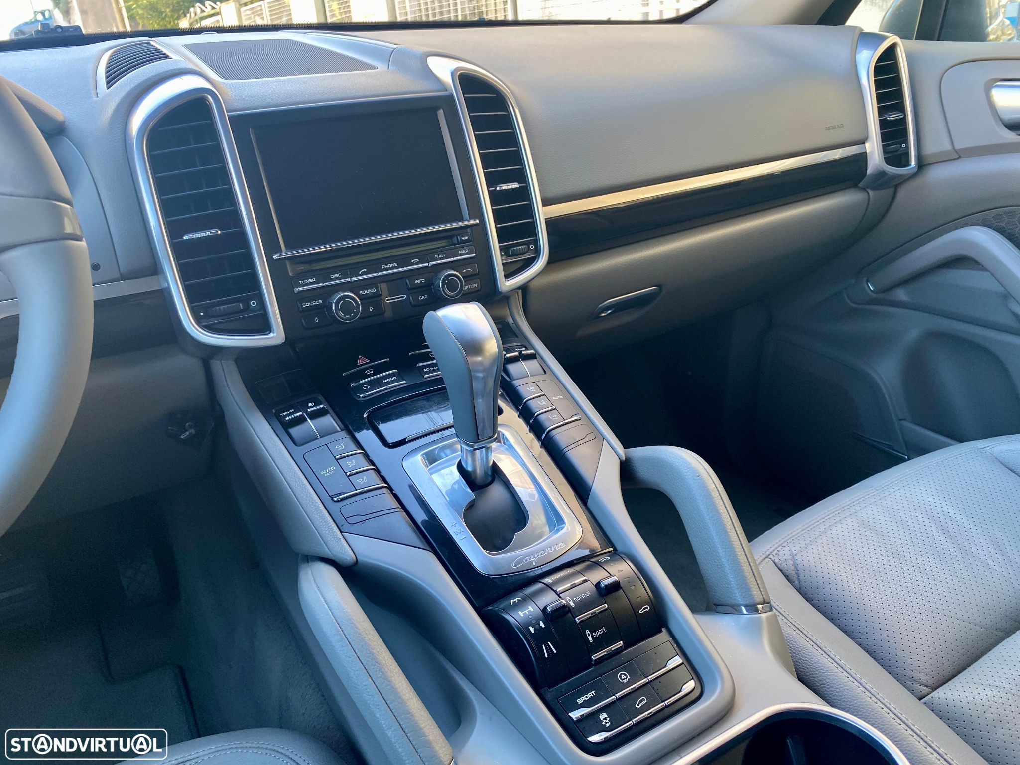 Porsche Cayenne - 12