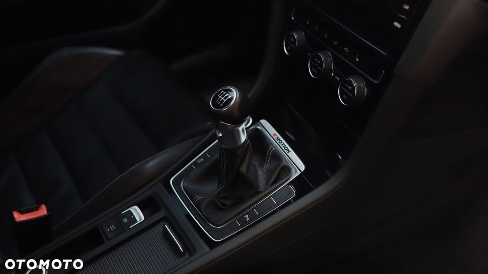 Volkswagen Golf - 12