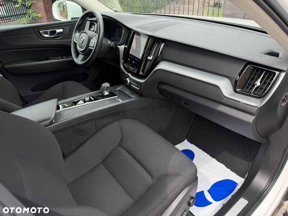 Volvo XC 60 B4 B Momentum Pro - 12