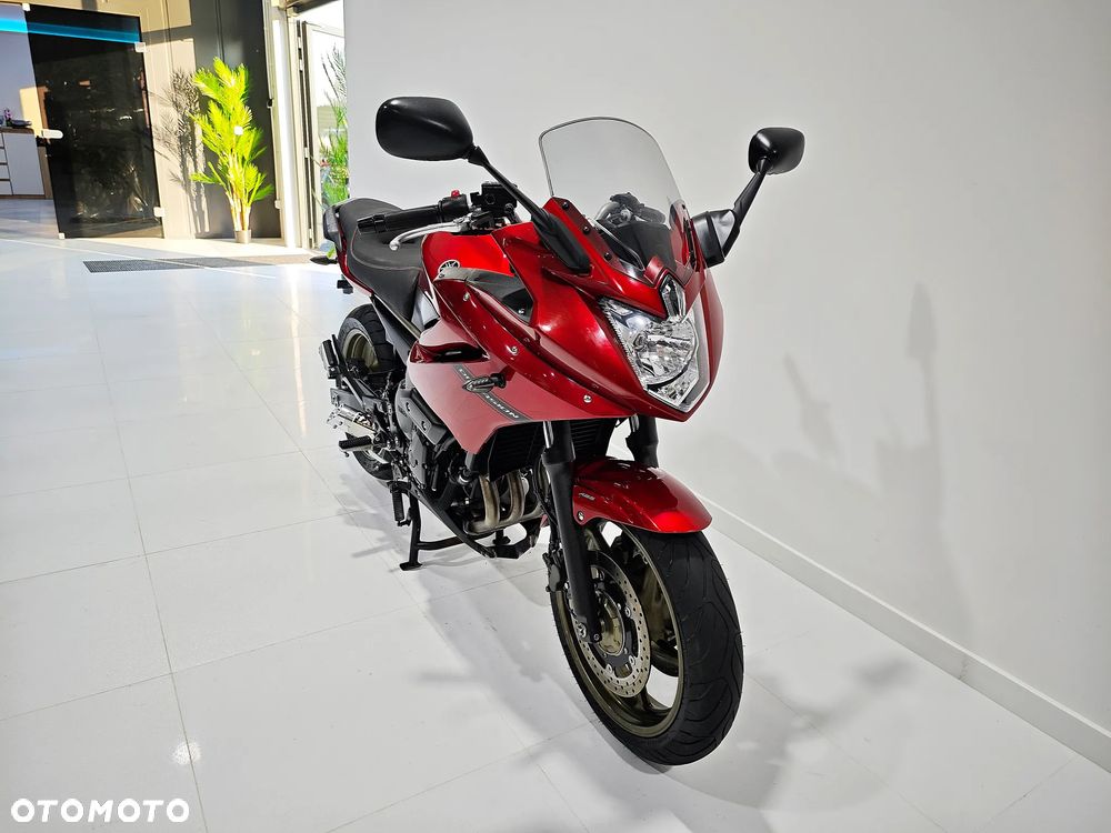 Yamaha XJ - 6