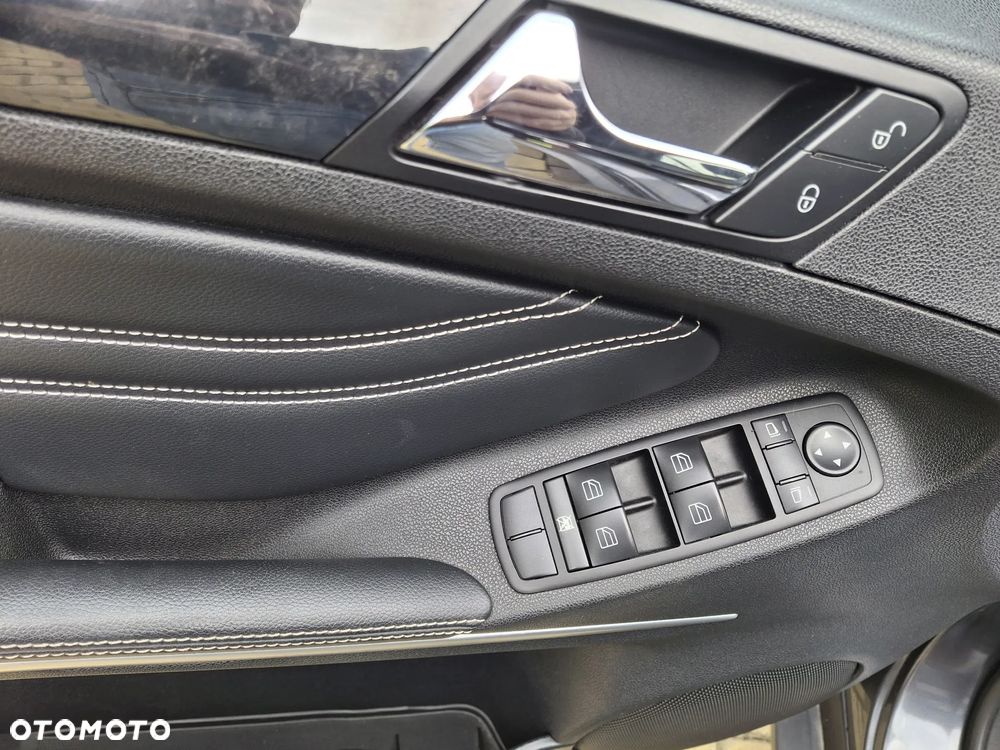 Mercedes-Benz ML - 18