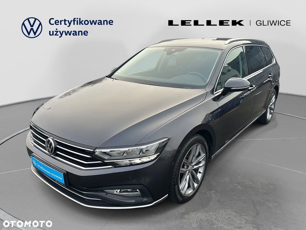 Volkswagen Passat - 1