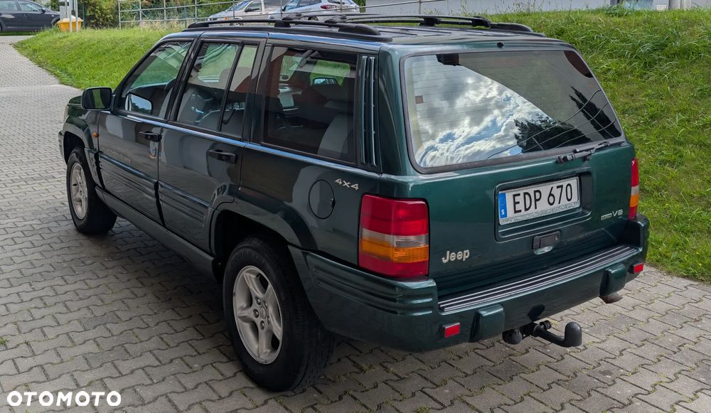 Jeep Grand Cherokee - 23