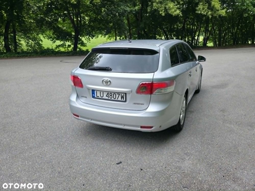 Toyota Avensis 1.8 Premium EU5 - 15