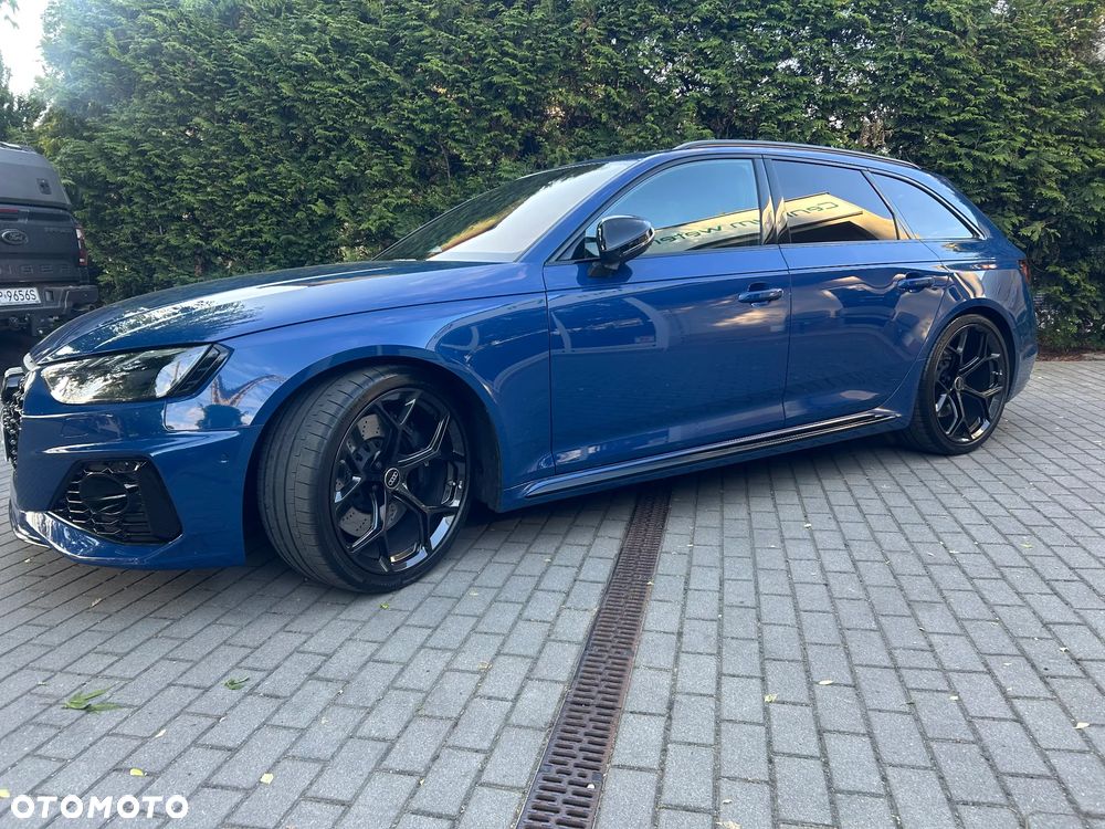 Audi RS4 Limousine - 9