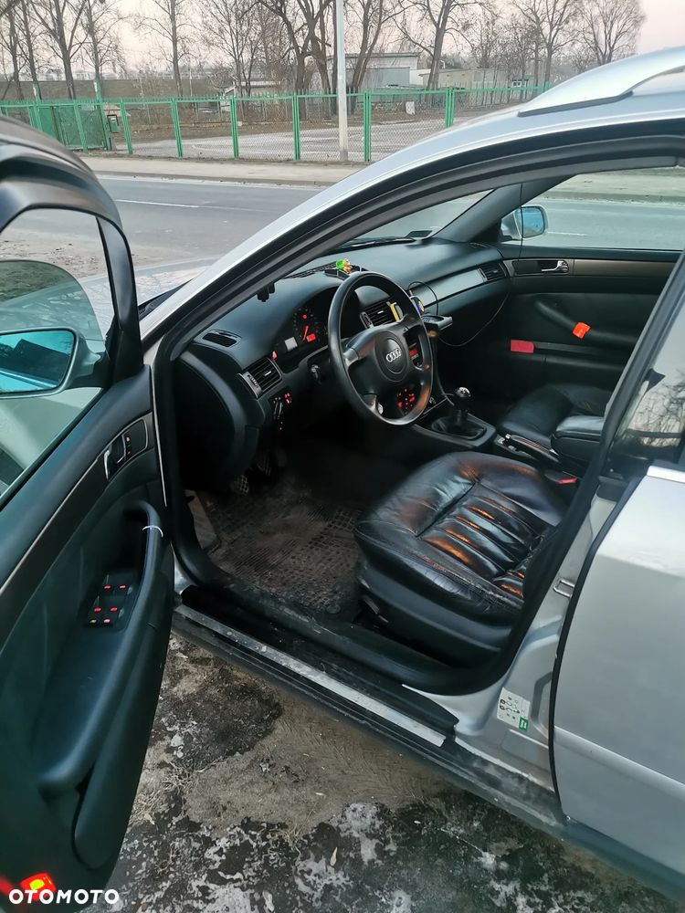 Audi A6 Avant 2.4 - 6