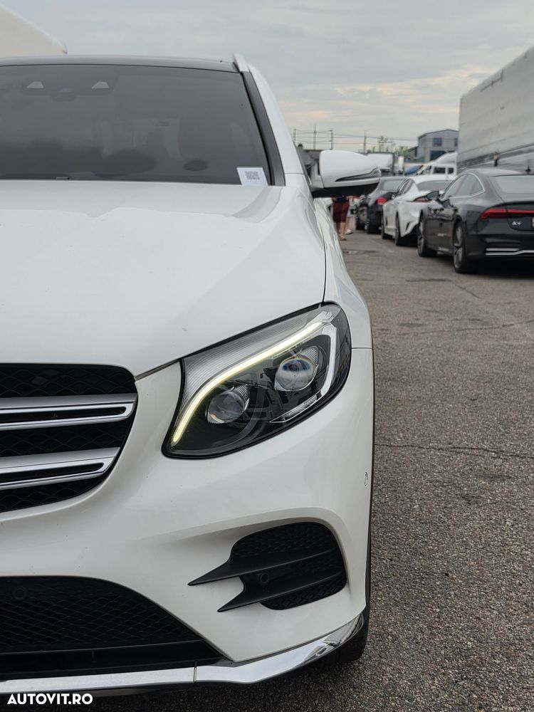 Mercedes-Benz GLC 300 4MATIC 9G-TRONIC AMG Line - 11