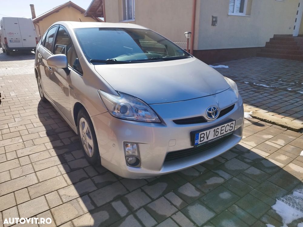 Toyota Prius (Hybrid) Executive - 2