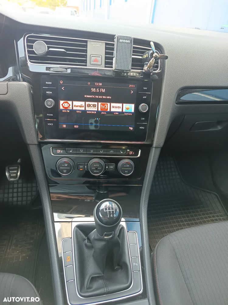 Volkswagen Golf - 14
