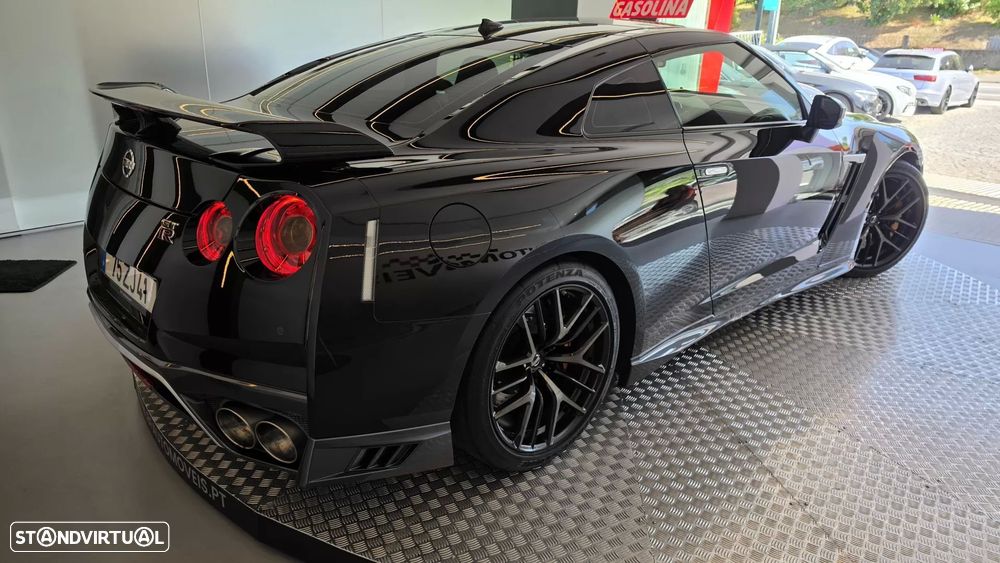 Nissan GT-R Prestige Edition - 22