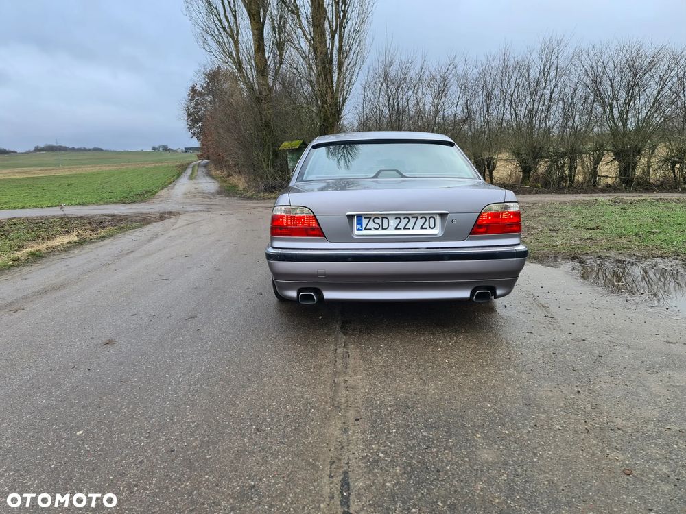 BMW Seria 7 740i V8 - 4