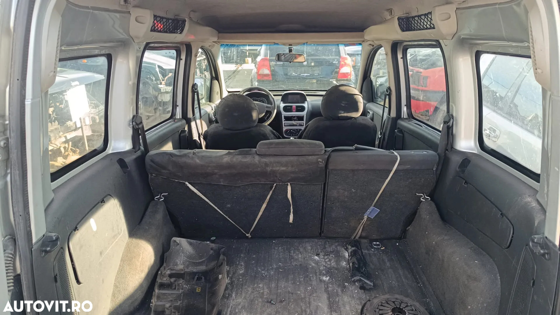 Dezmembrez Opel Combo 1.3cdti fabr. 2006 euro 4 - 7