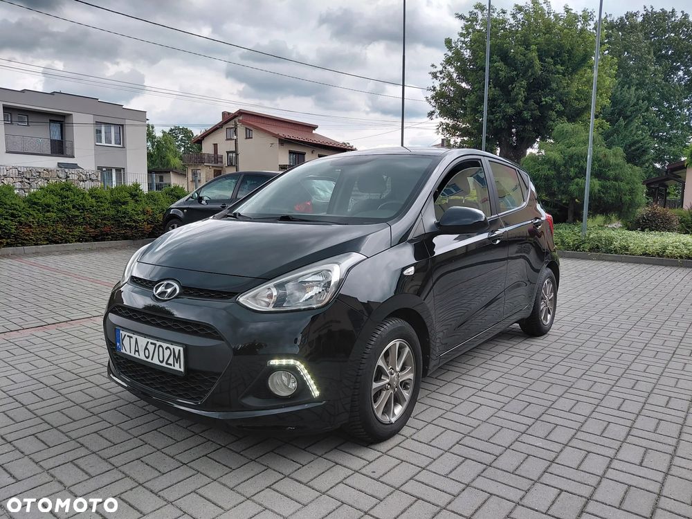 Hyundai i10 1.0 Fifa World Cup Edition - 23