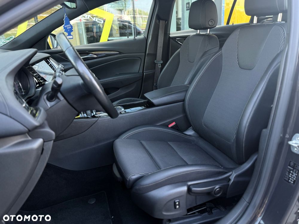 Opel Insignia - 15