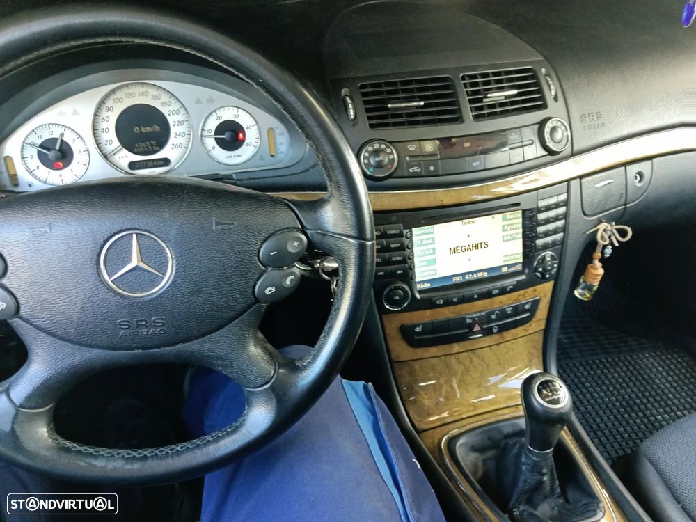 Mercedes-Benz E 220 - 12