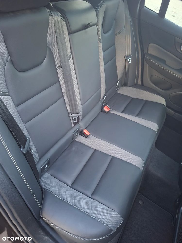 Volvo V60 B4 D Geartronic RDesign - 20
