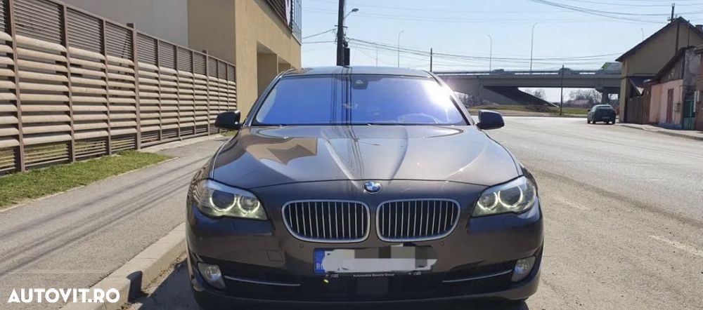 BMW Seria 5 525d xDrive - 5