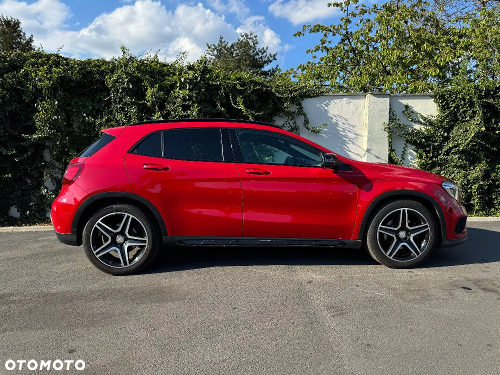 Mercedes-Benz GLA 250 4-Matic - 5