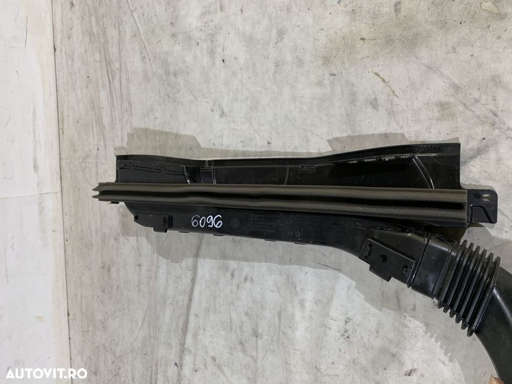 Suport far dreapta, VW Golf 6, 2008, 2009, 2010, 2011, 2012, cod origine OE 5K0807572H. - 2