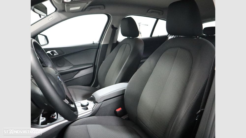 BMW 116 d Advantage — fotografia 12