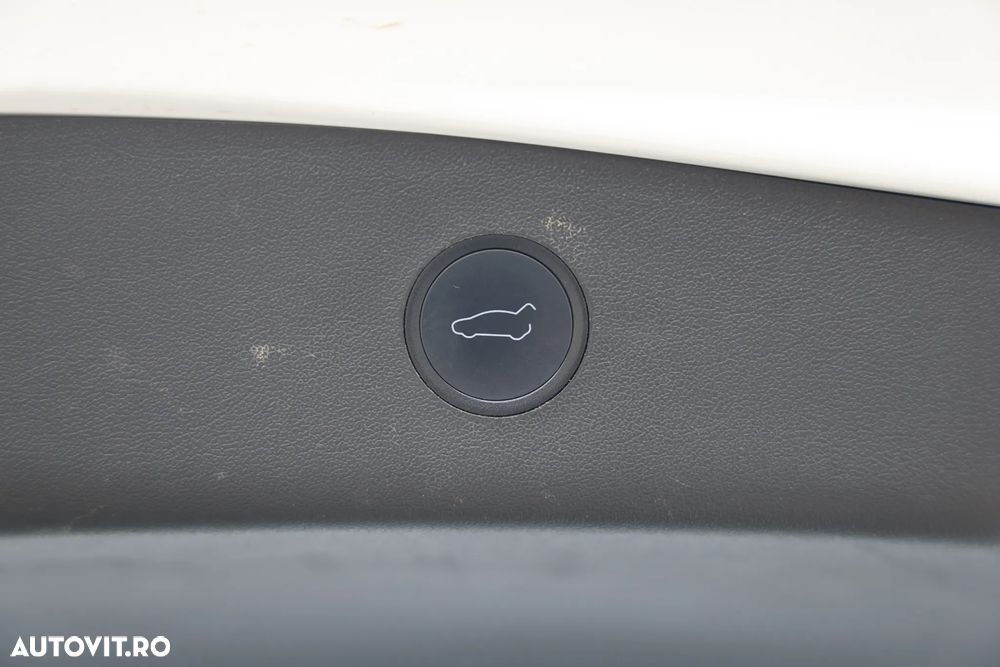 Tesla Model 3 Langstreckenbatterie Allradantrieb Dual Motor - 27