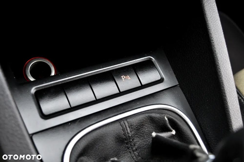 Volkswagen Jetta 1.6 TDI Comfortline - 21