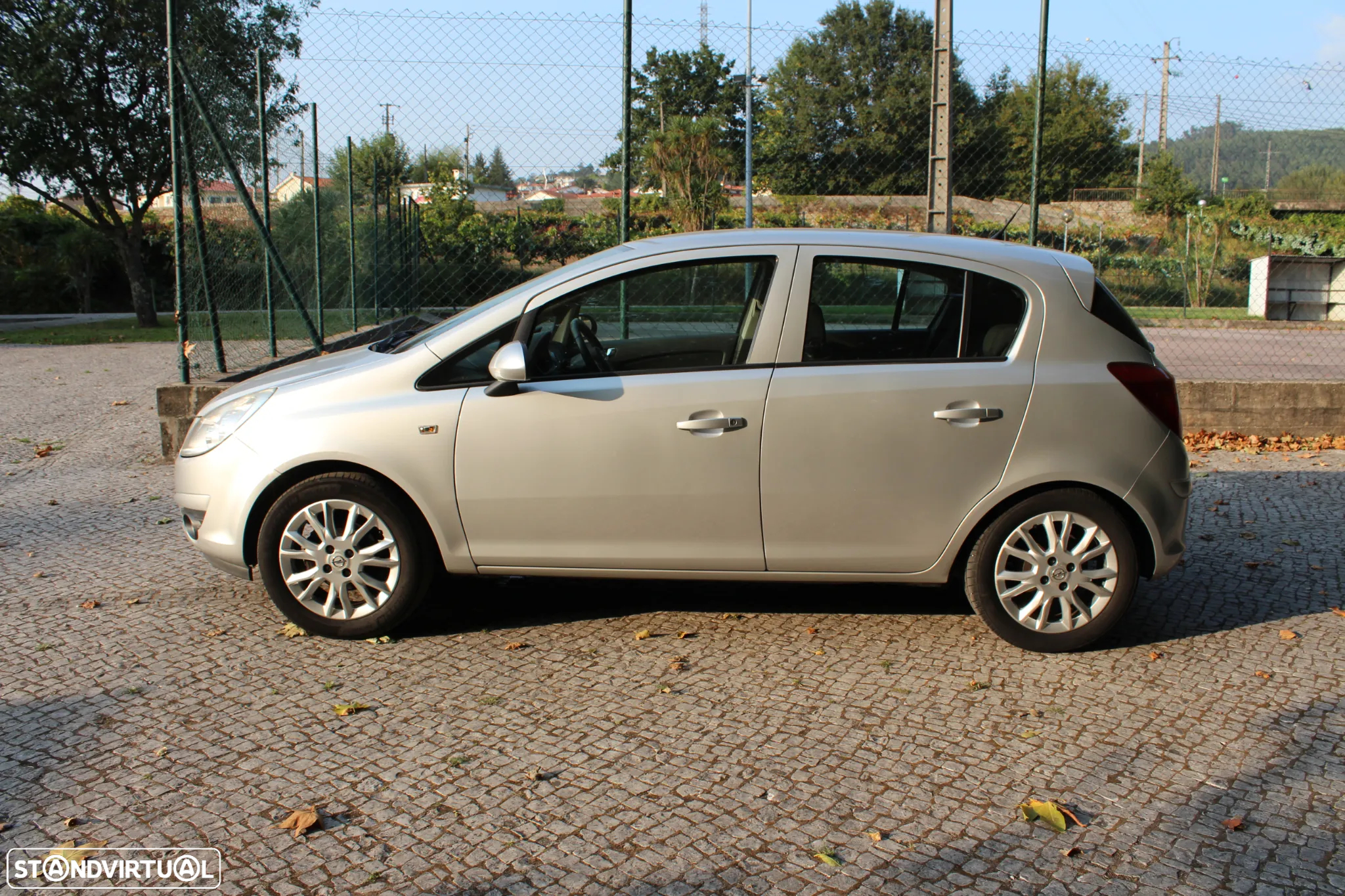 Opel Corsa 1.3 CDTi Enjoy EcoFLEX - 17