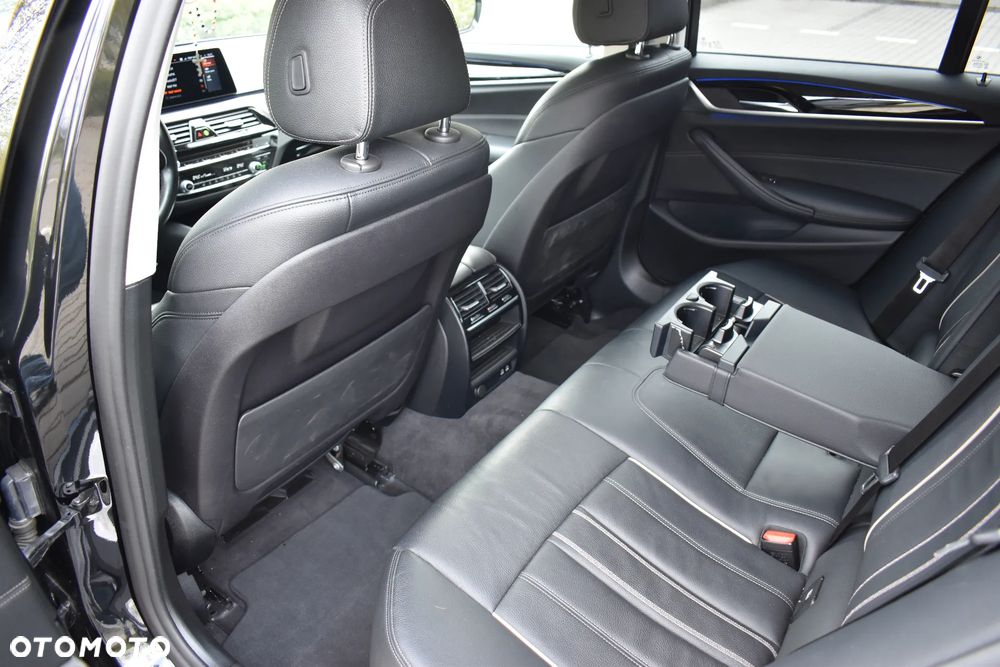 BMW Seria 5 518d Sport Line sport - 18