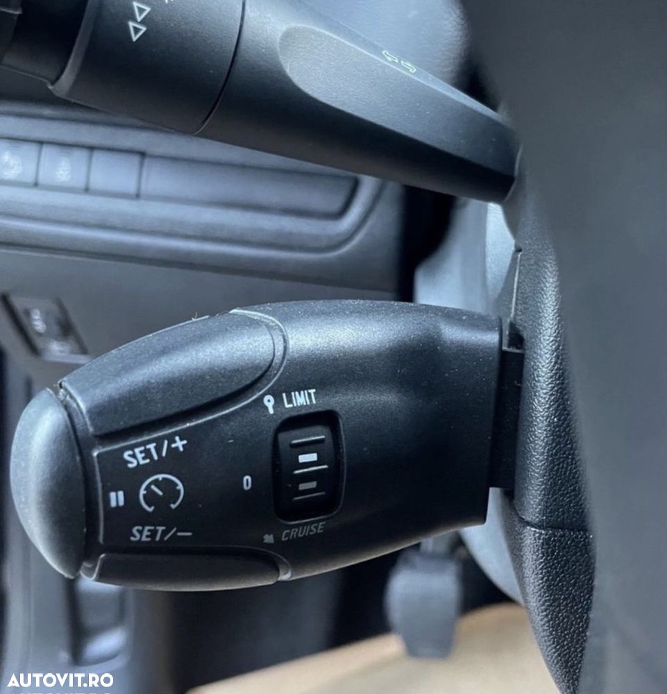 Peugeot 208 PureTech 110 Stop & Start Allure - 25