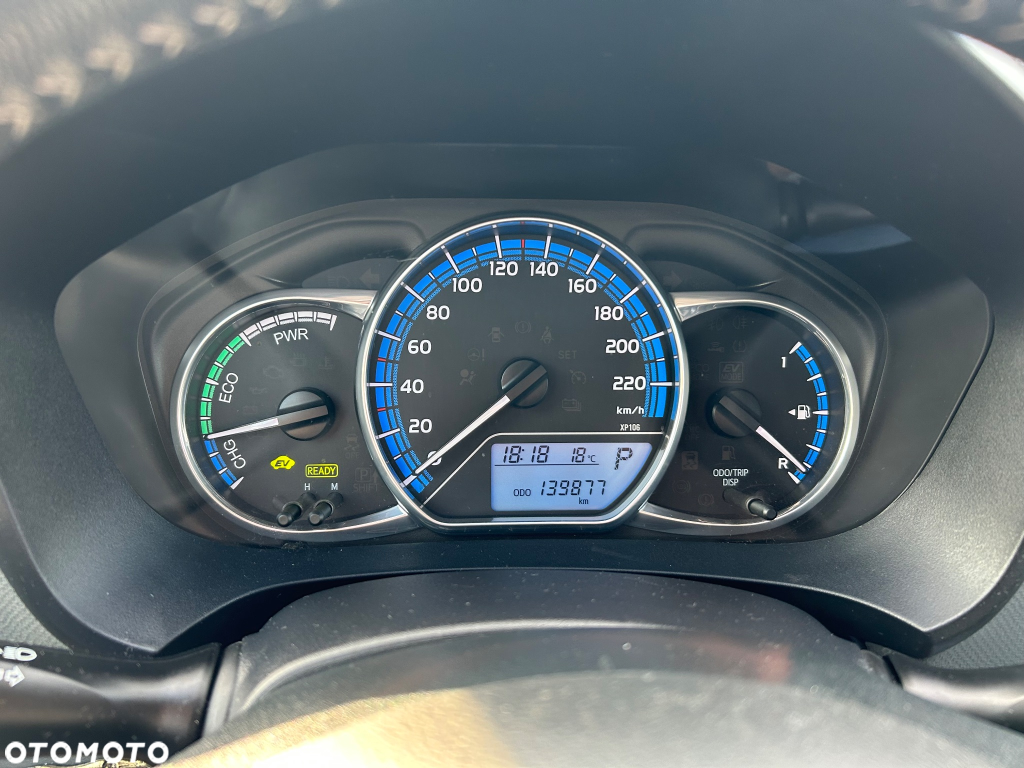 Toyota Yaris Hybrid 100 Sol - 4
