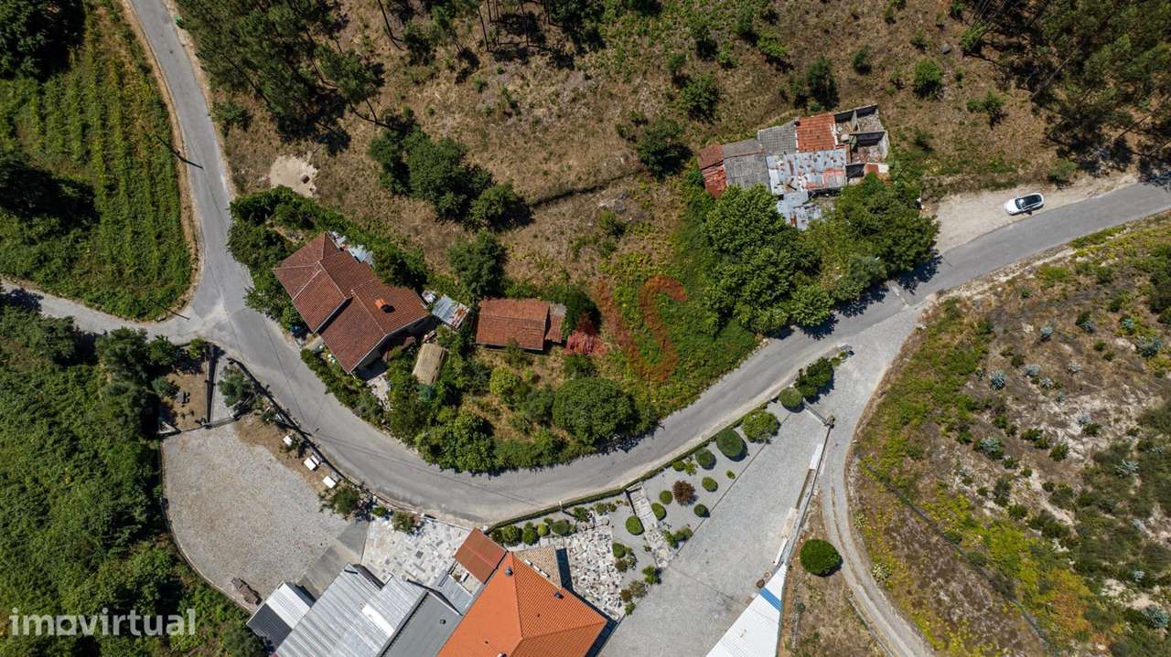 Moradia T2 em Ruína para reconstrução com terreno de 1.008 m² em Celor - Grande imagem: 3/11