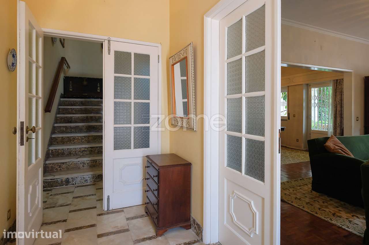 Moradia T6 Geminada no Bairro do Rosário, Cascais | Jardim e Garagem - Grande imagem: 4/31