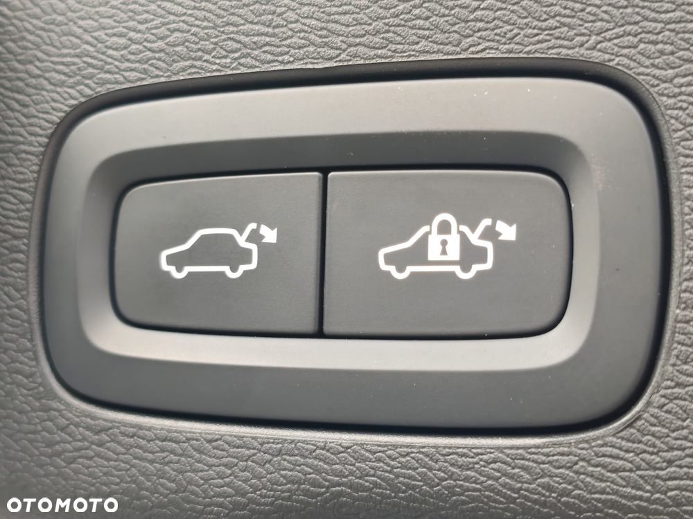 Volvo XC 60 B5 B AWD Ultimate Black Edition - 38