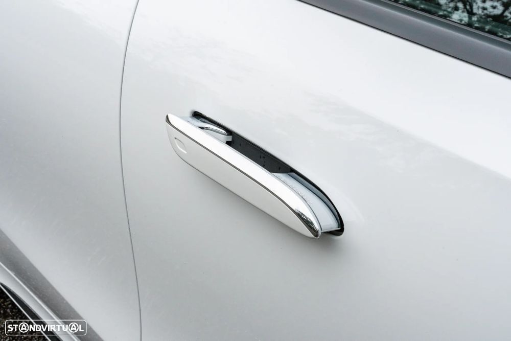 Mercedes-Benz E 300 e 4Matic 9G-TRONIC - 18