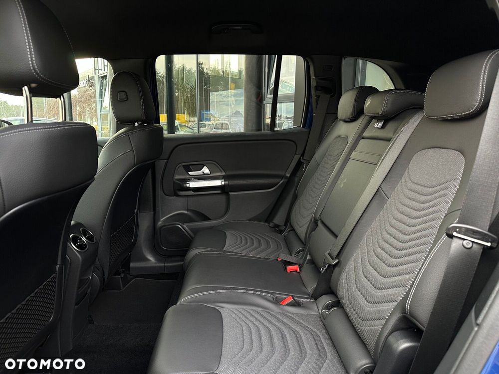 Mercedes-Benz GLB - 10