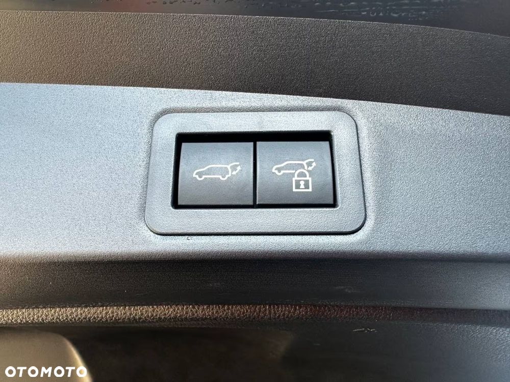 Toyota Corolla 1.8 Hybrid Executive - 32