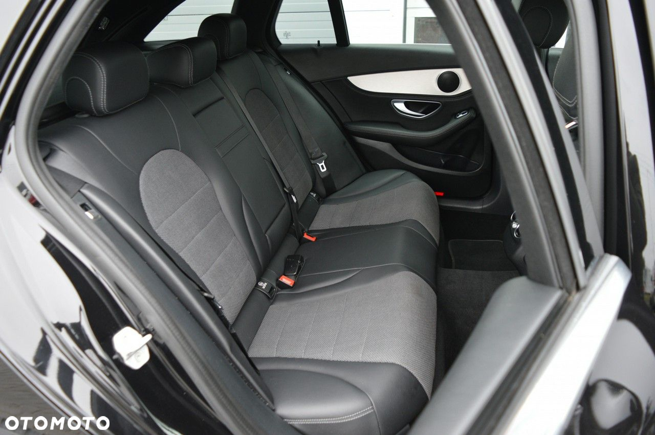 Mercedes-Benz Klasa C 200 (BlueTEC) d T Exclusive - 25