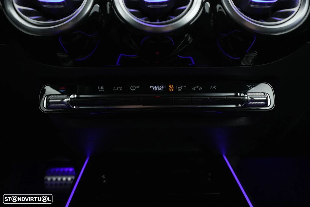 Mercedes-Benz GLA 180 d AMG Line - 24